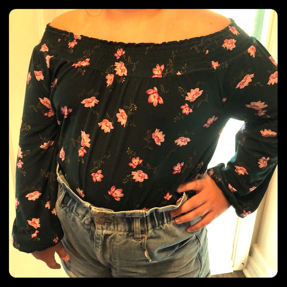 Floral hunter green blouse. Kid 14/XL